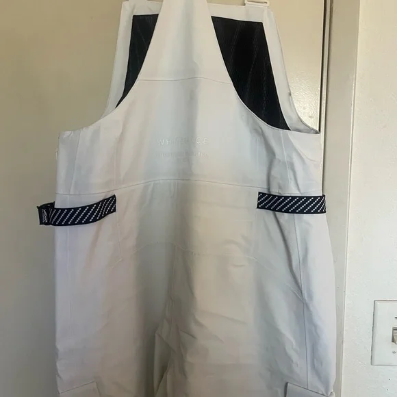 Women's White Ski & Snow Jacket Ski & Snow Jackets